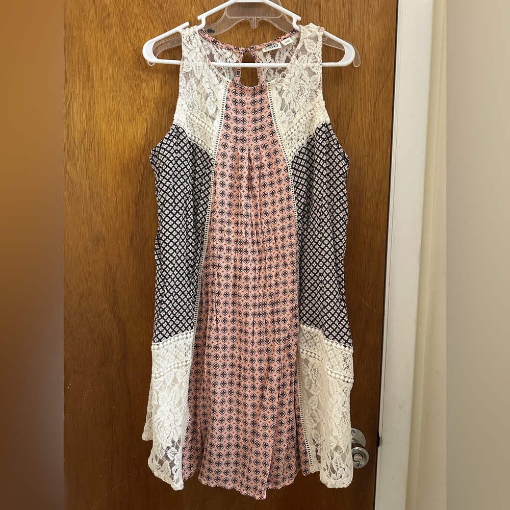 Sleeveless Pink & Black Lace Panel Summer Dress